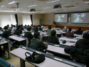 講演中の様子